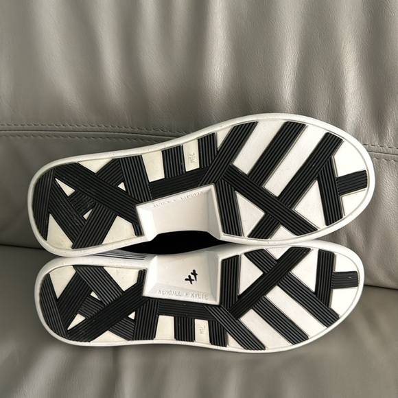 Kendall & Kylie Running Shoes Size 7.5 - Picture 5 of 6